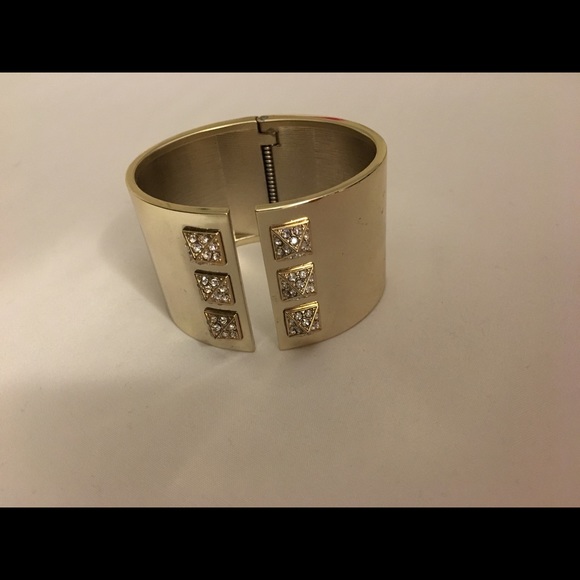 Good cuff - Picture 3 of 4